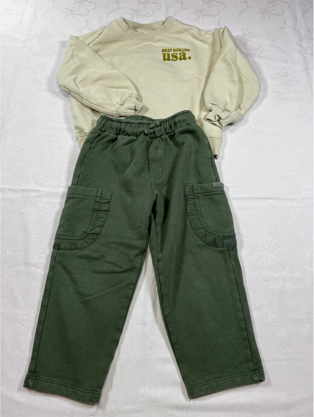 Zara Boys Sweatpants Sweatshirt Set Tan Crewneck Green Cargo sweatpants Sz 4/5T